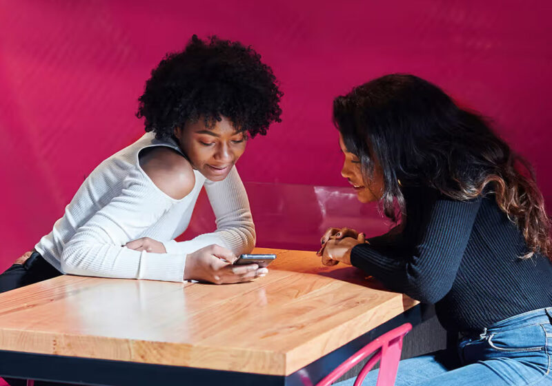 How to Make Meaningful Connections When You Chat with Strangers